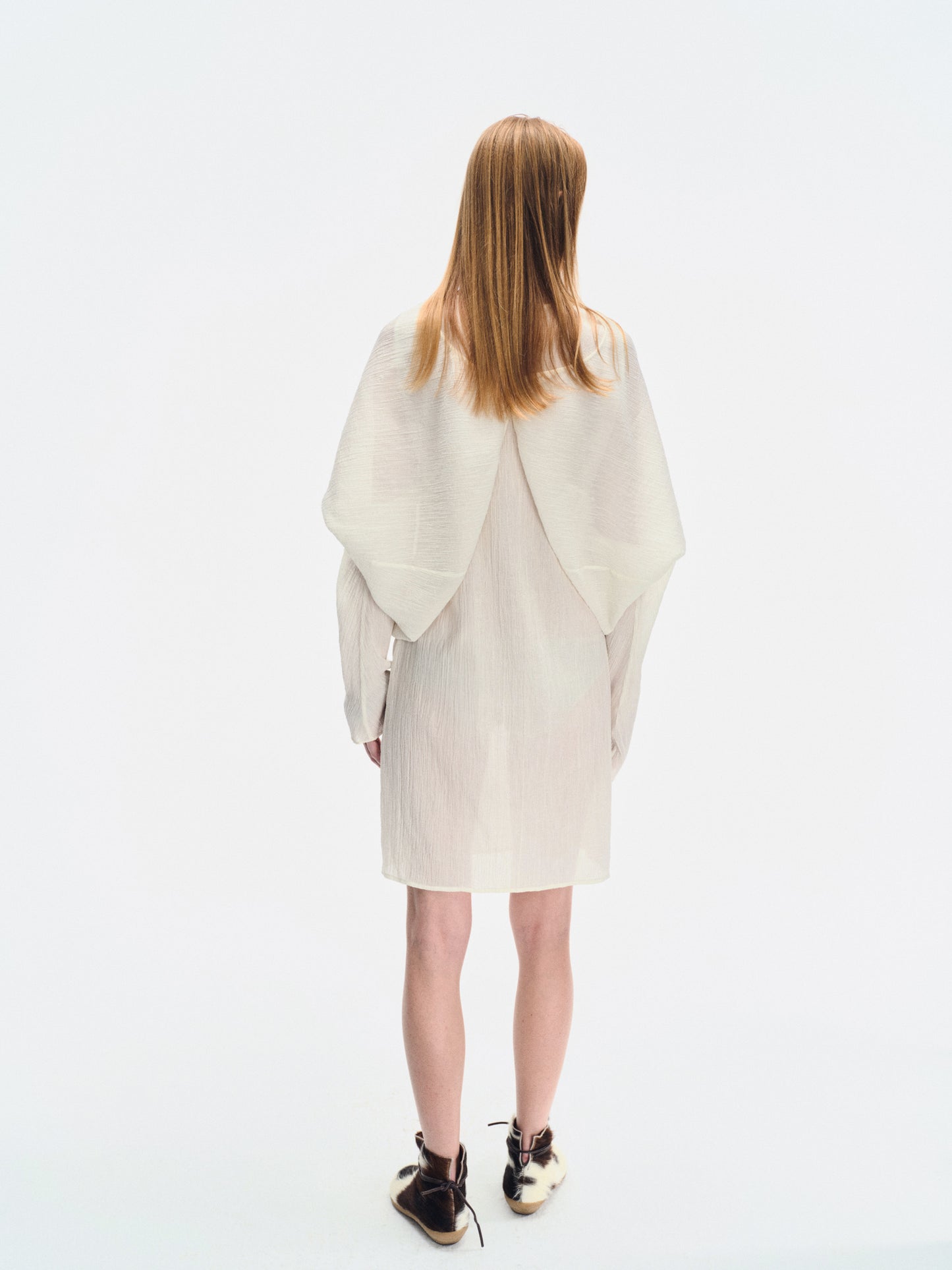 WHITE WRINKLE-TEXTURED REVERSIBLE TOP