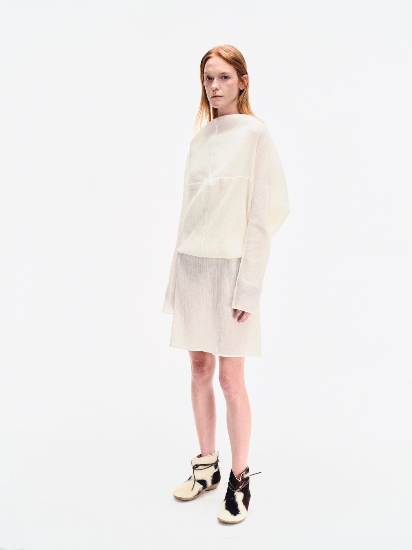 WHITE WRINKLE-TEXTURED REVERSIBLE TOP