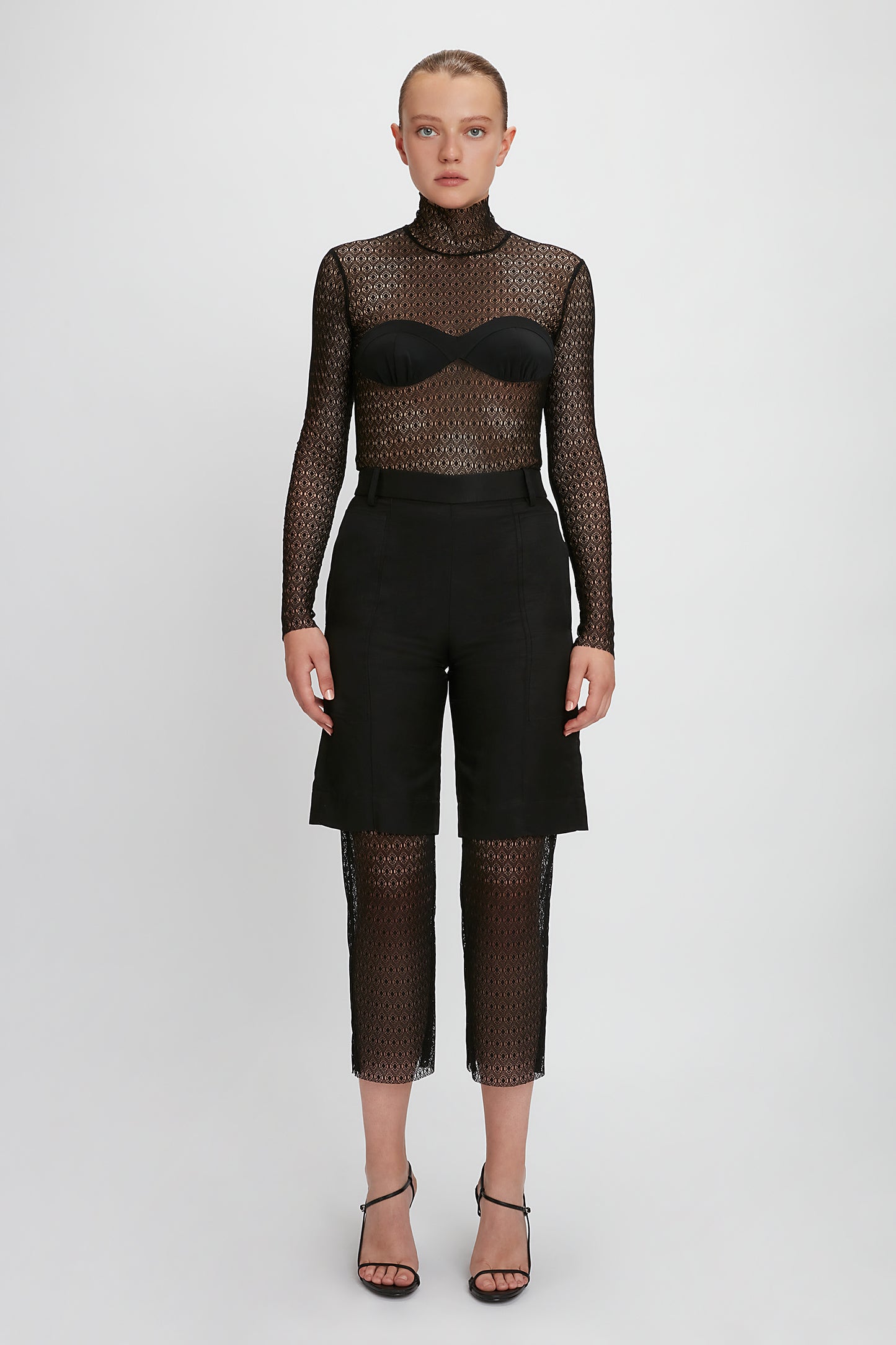 LONG-SLEEVED TURTLENECK TOP