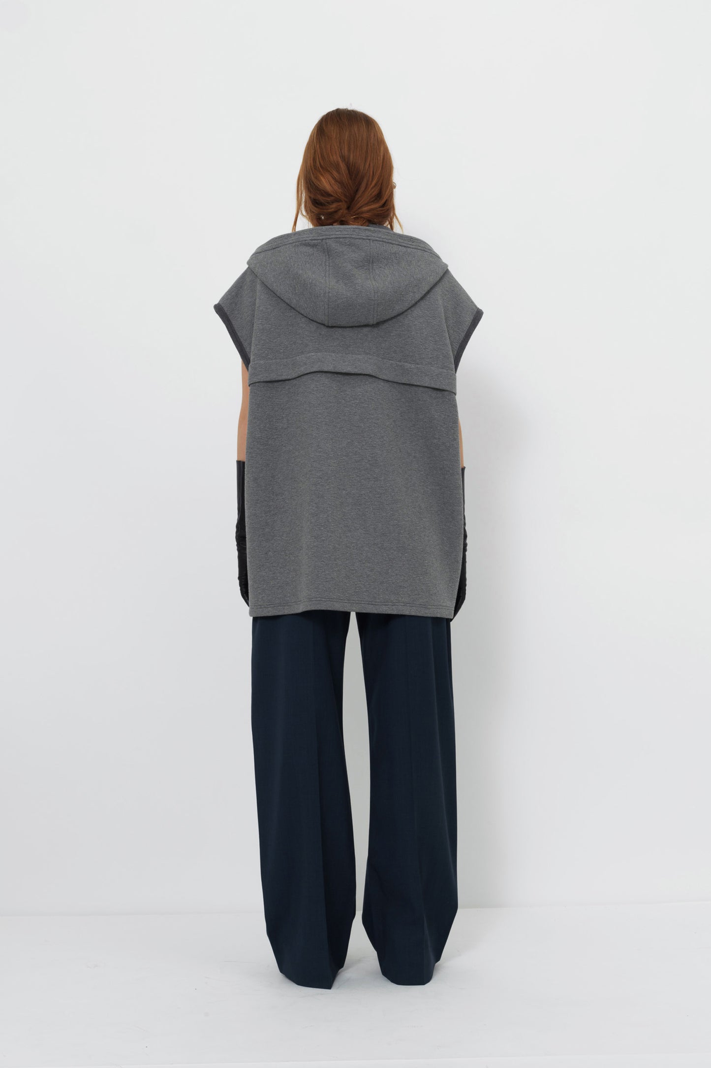 HEAVYWEIGHT HOODED VEST WITH UTILITY POCKETS