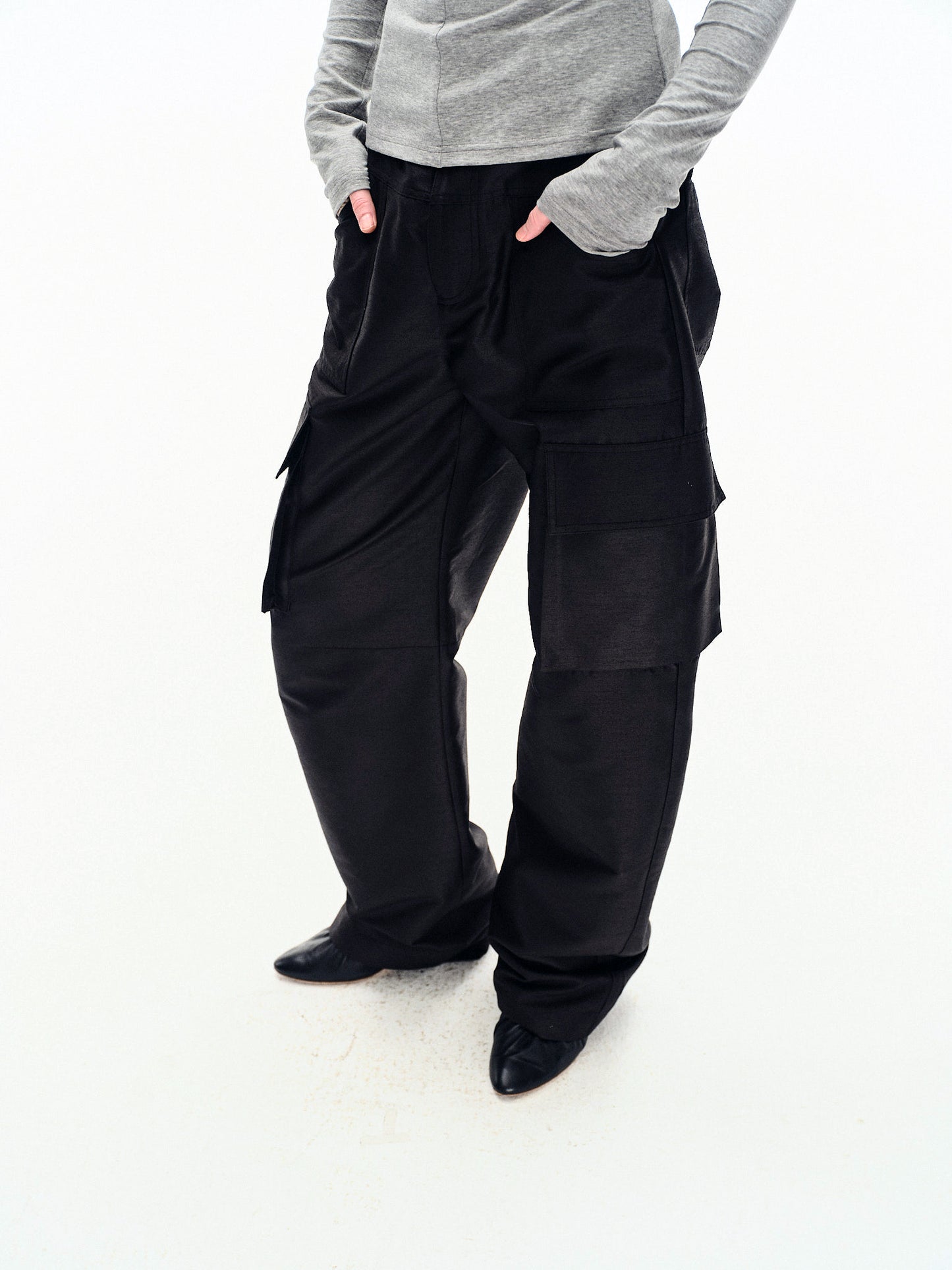 BLACK SATIN-FINISH CARGO TROUSERS