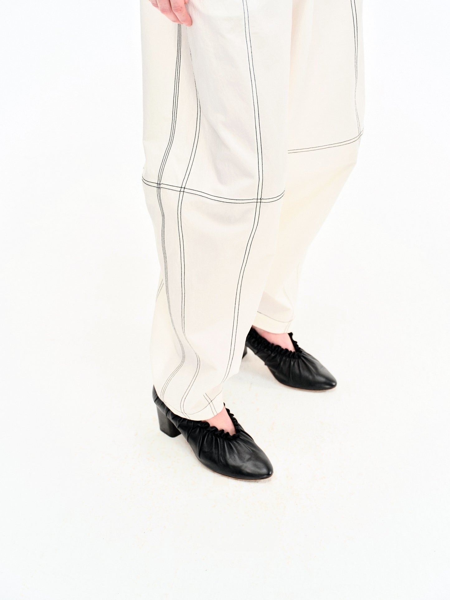 WASHED WHITE COTTON CONTRAST STITCH TROUSERS