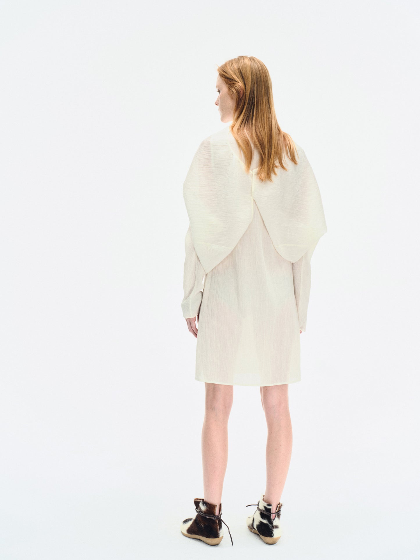 WHITE WRINKLE-TEXTURED REVERSIBLE TOP