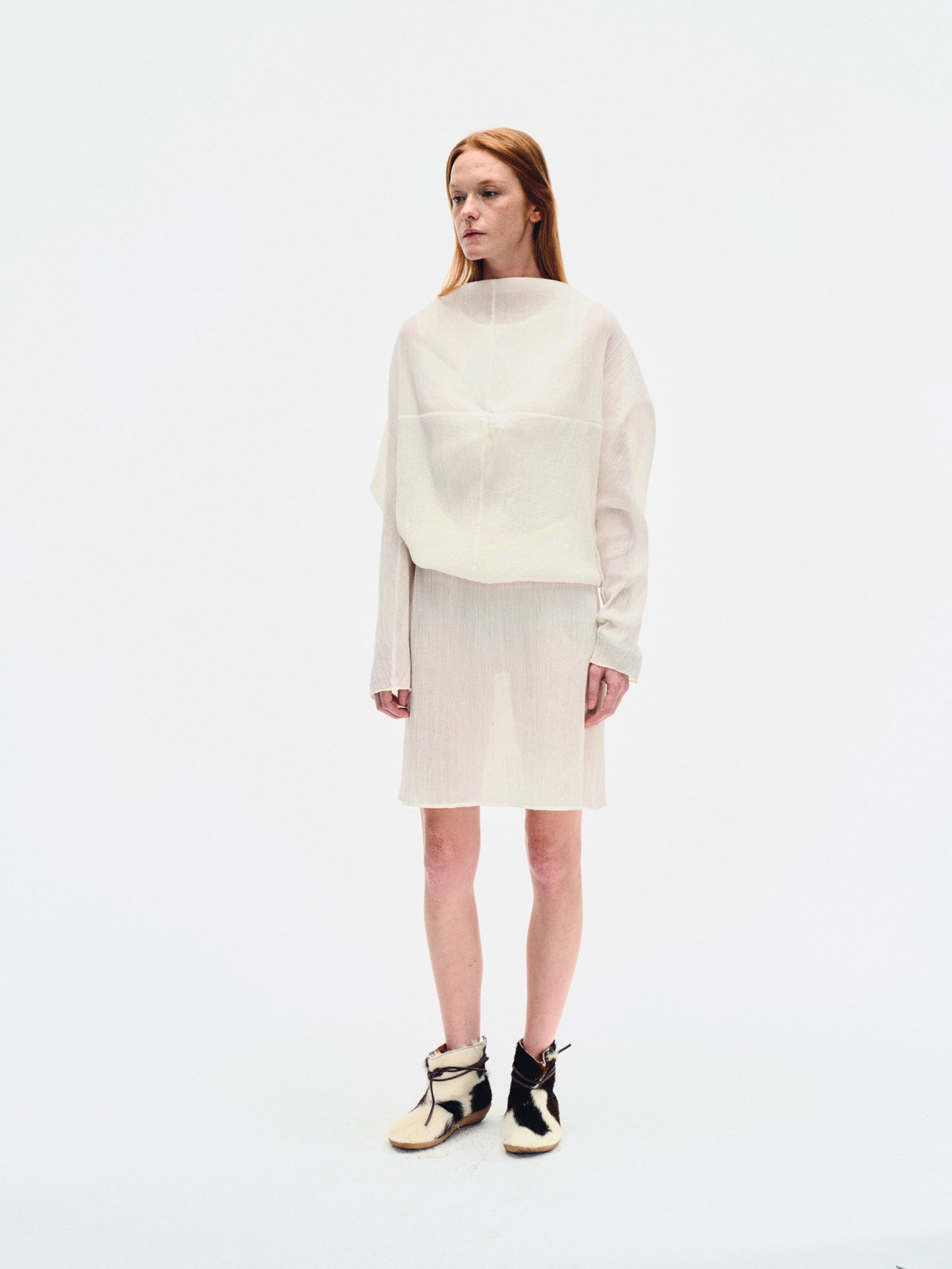 WHITE WRINKLE-TEXTURED REVERSIBLE TOP