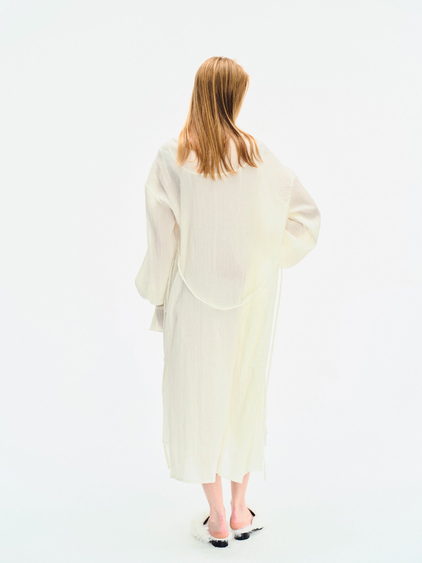 IVORY PLEATED CROPPED BLOUSE