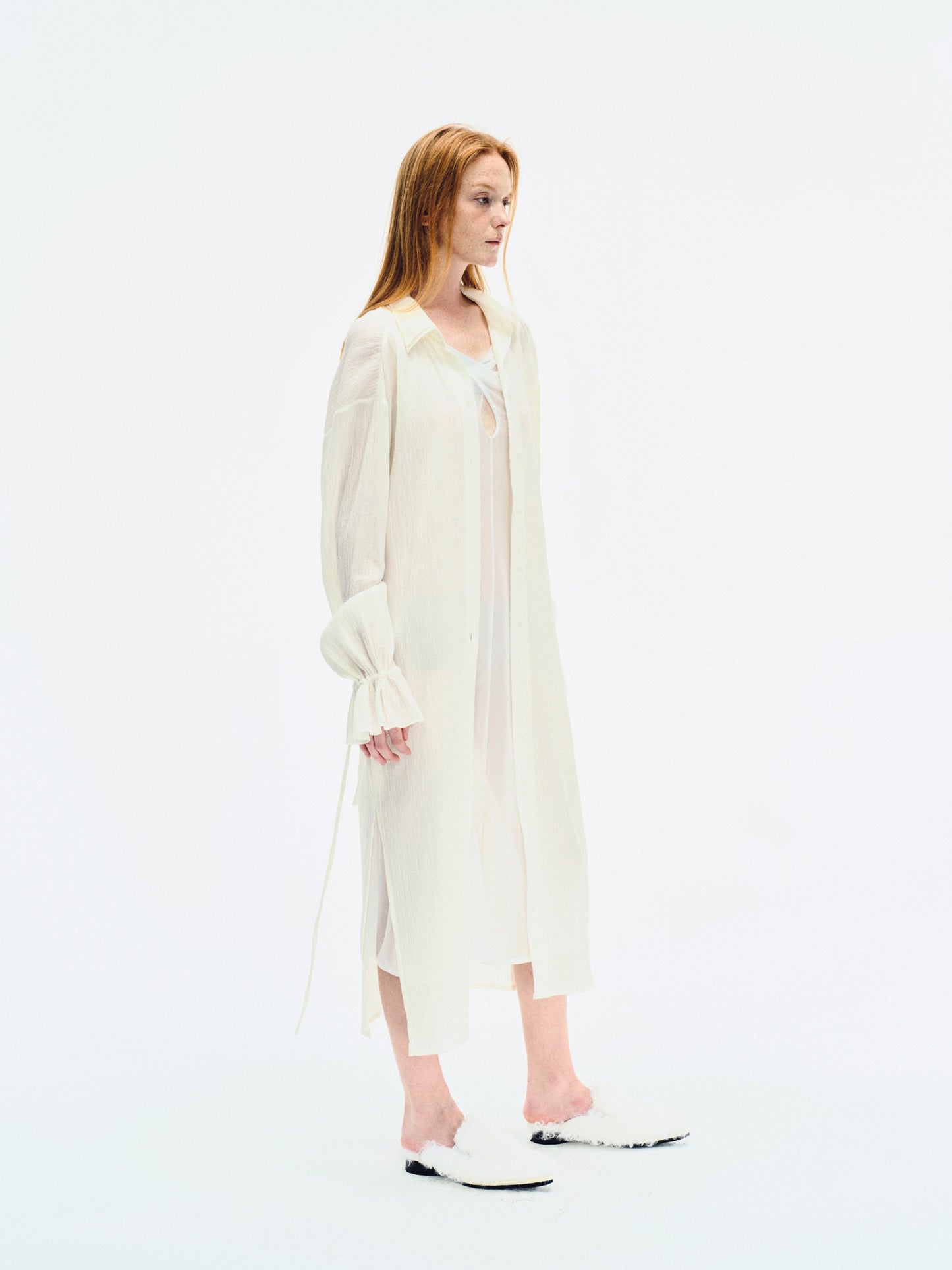 IVORY PLEATED CROPPED BLOUSE