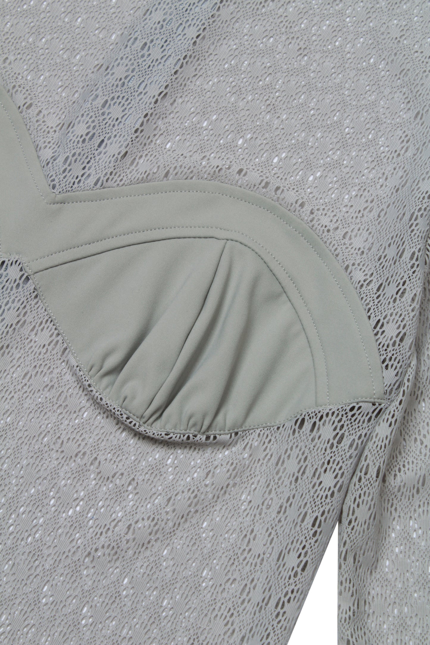 LONG-SLEEVED TURTLENECK TOP