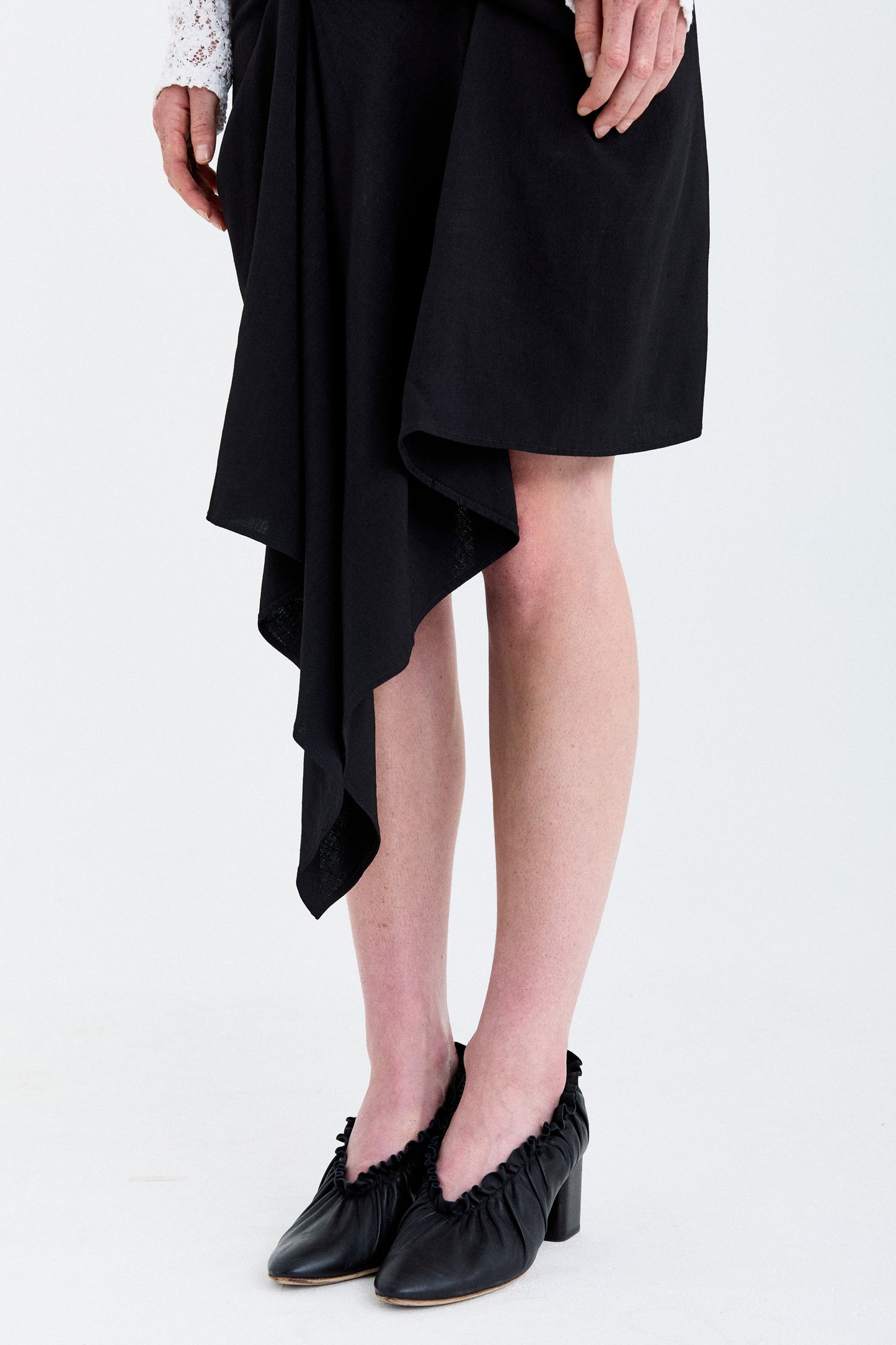 ASYMMETRICAL TWISTED-KNOT STRUCTURED SKIRT