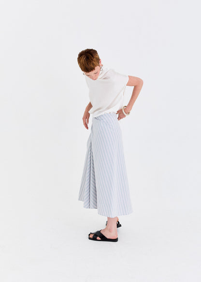 STONEWASHED COTTON TWILL TWISTED-PLEAT MIDI SKIRT