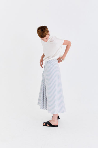 STONEWASHED COTTON TWILL TWISTED-PLEAT MIDI SKIRT