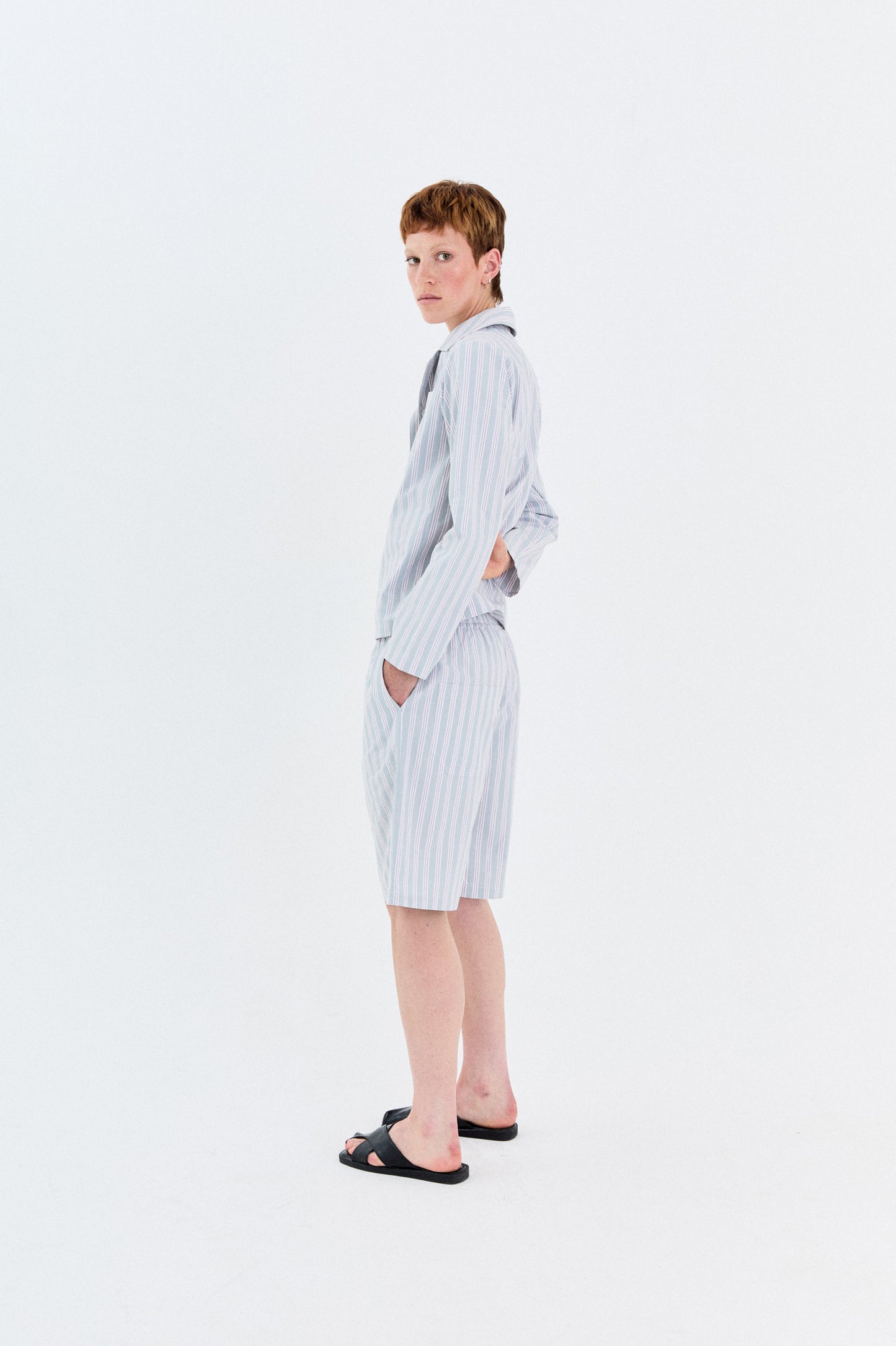 STONEWASHED STRIPED ELASTIC SHORTS