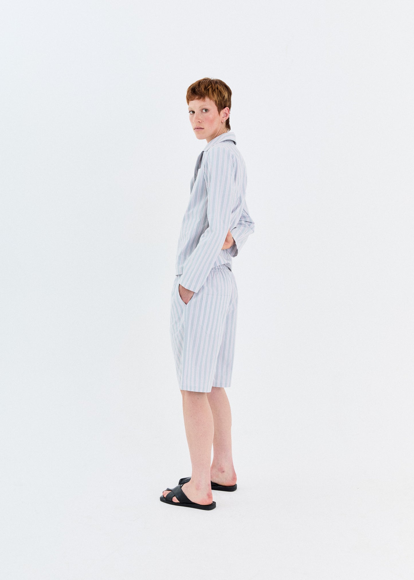 STONEWASHED STRIPED ELASTIC SHORTS