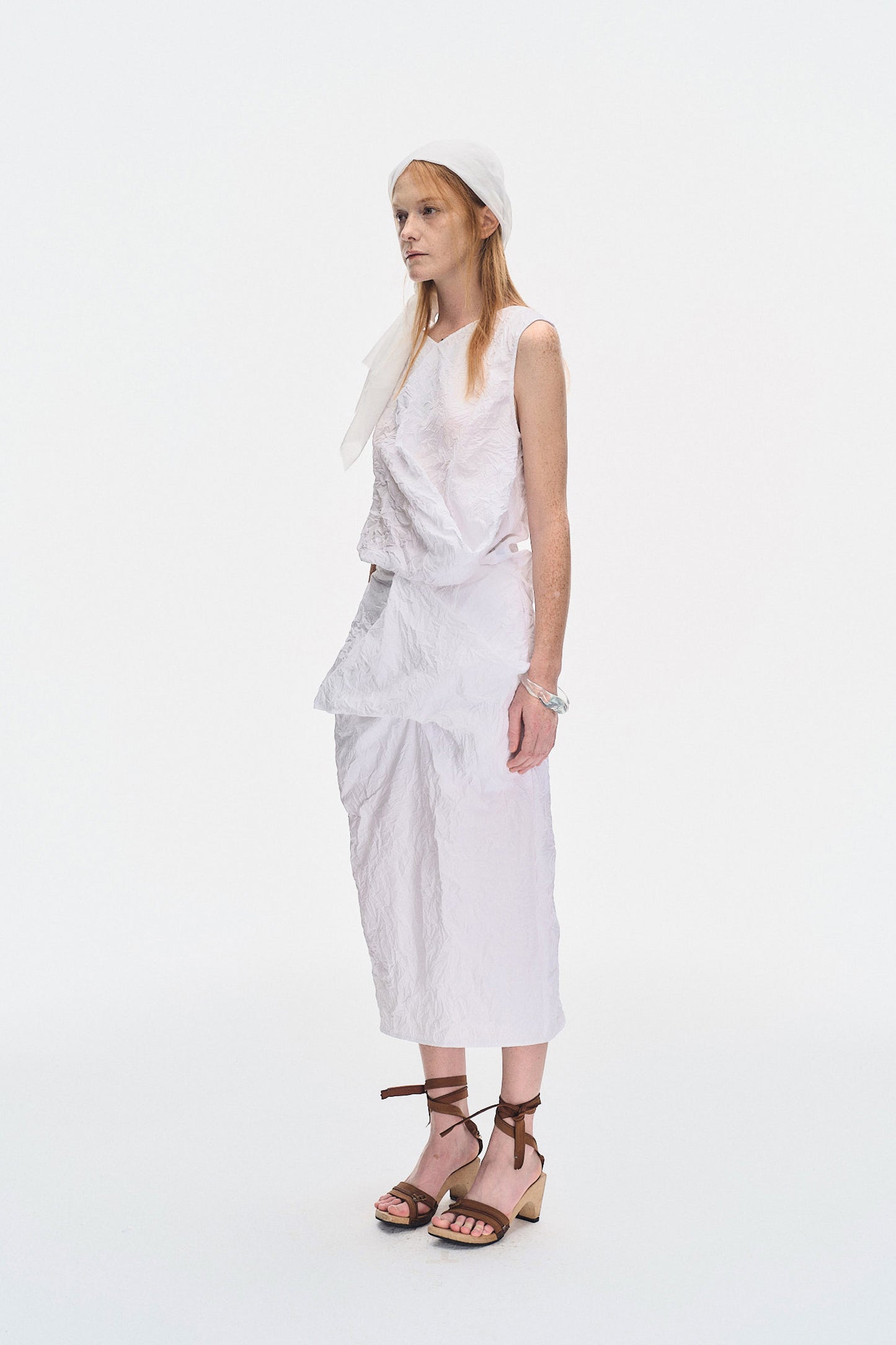 WHITE CRINKLED TEXTURE DRAPED MIDI SKIRT