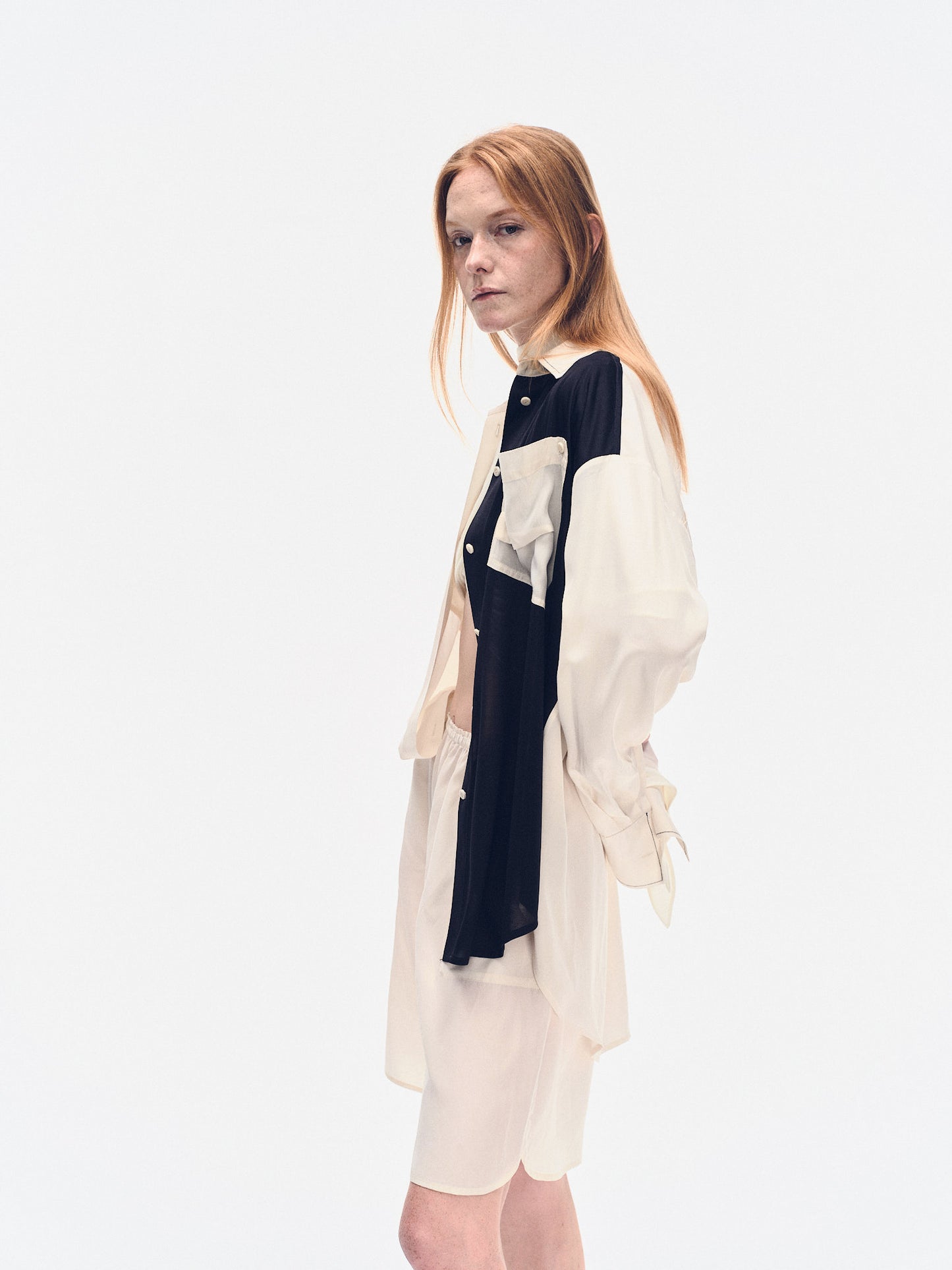 TWO-TONE OVERSIZED UTILITY SHIRT