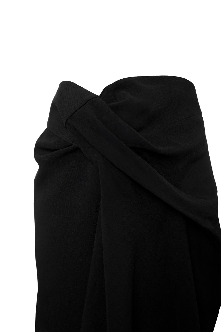 ASYMMETRICAL TWISTED-KNOT STRUCTURED SKIRT
